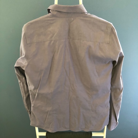 Eddie Bauer Wrinkle Resistant lavender button up blouse medium stretch - Picture 2 of 4